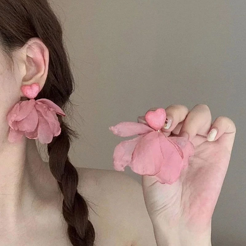 涵宸 非金属布艺耳饰 甜美粉爱心雪纺花瓣耳钉显脸瘦小众高级耳环