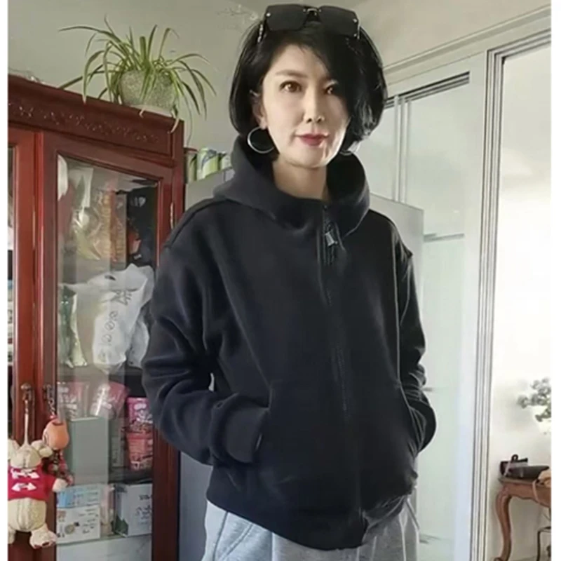 秋冬新款休闲连帽卫衣绒外套女黑色修身显瘦秋冬百搭气质上衣