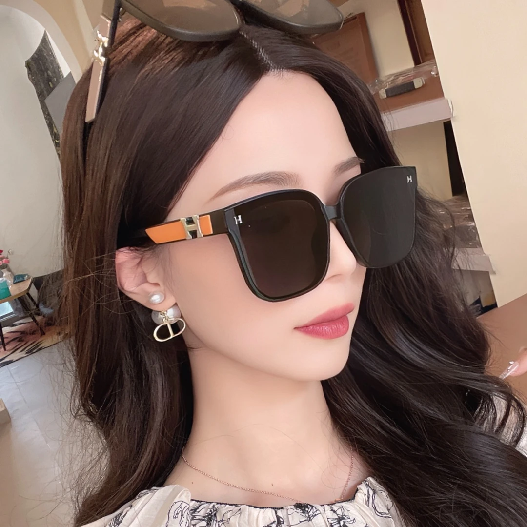 女款百搭气质方框墨镜防紫外线偏光太阳镜复古潮流时尚个性眼镜