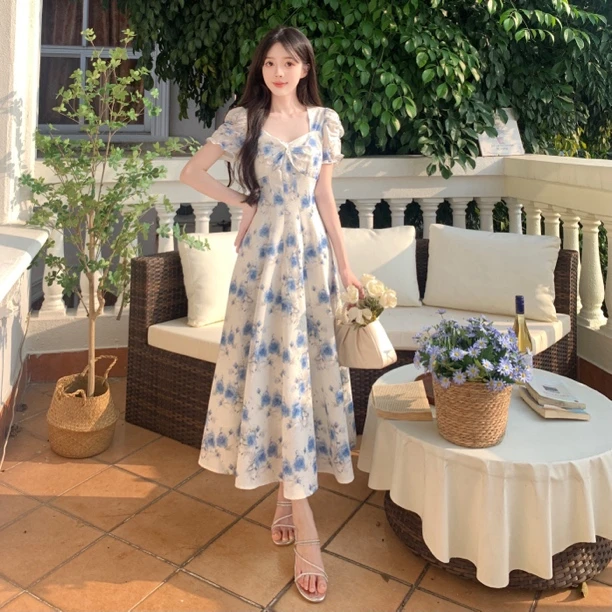 2024大码女装法式方领蓝色碎花连衣裙女夏收腰显瘦初恋长裙