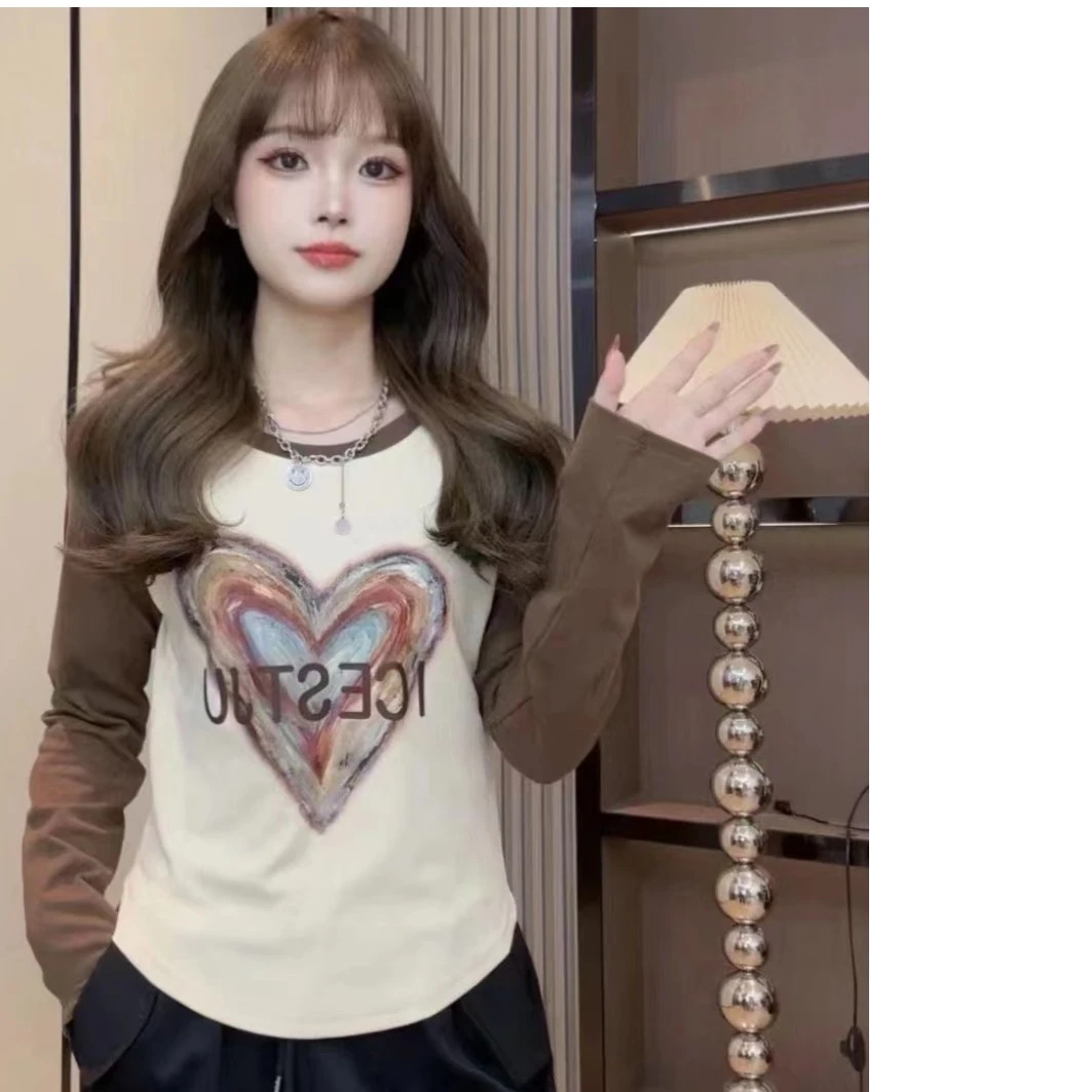 【小娅】百搭显瘦撞色叉肩爱心印花短款长袖T恤圆领正肩修身版型715