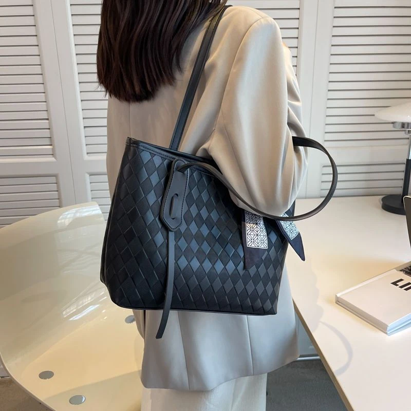 夏季时尚大包包女2024新款通勤百搭高级感单肩包大容质感托特包