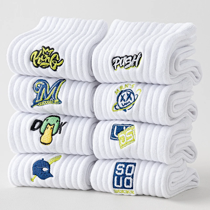 白色袜子男秋冬季纯棉防臭中筒学生男孩冬季全棉刺绣潮流长筒棉袜