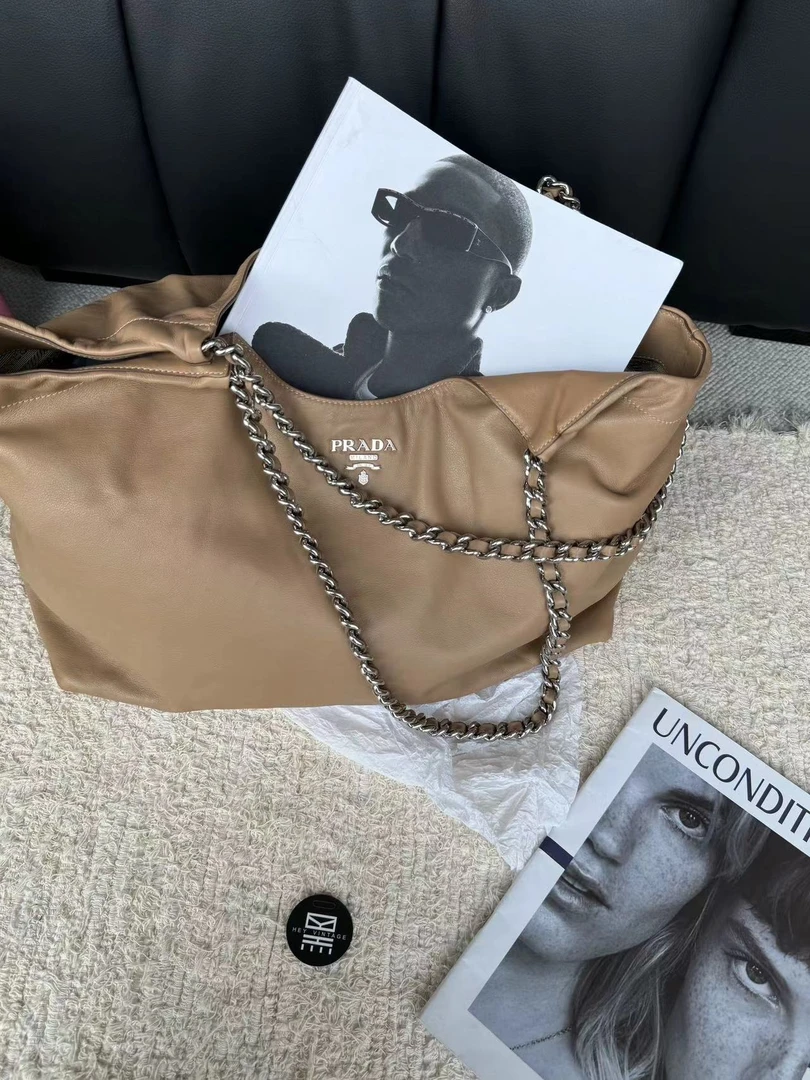 95新 Prada/普拉达 奶茶色全皮大hobo包 40cm 9276572