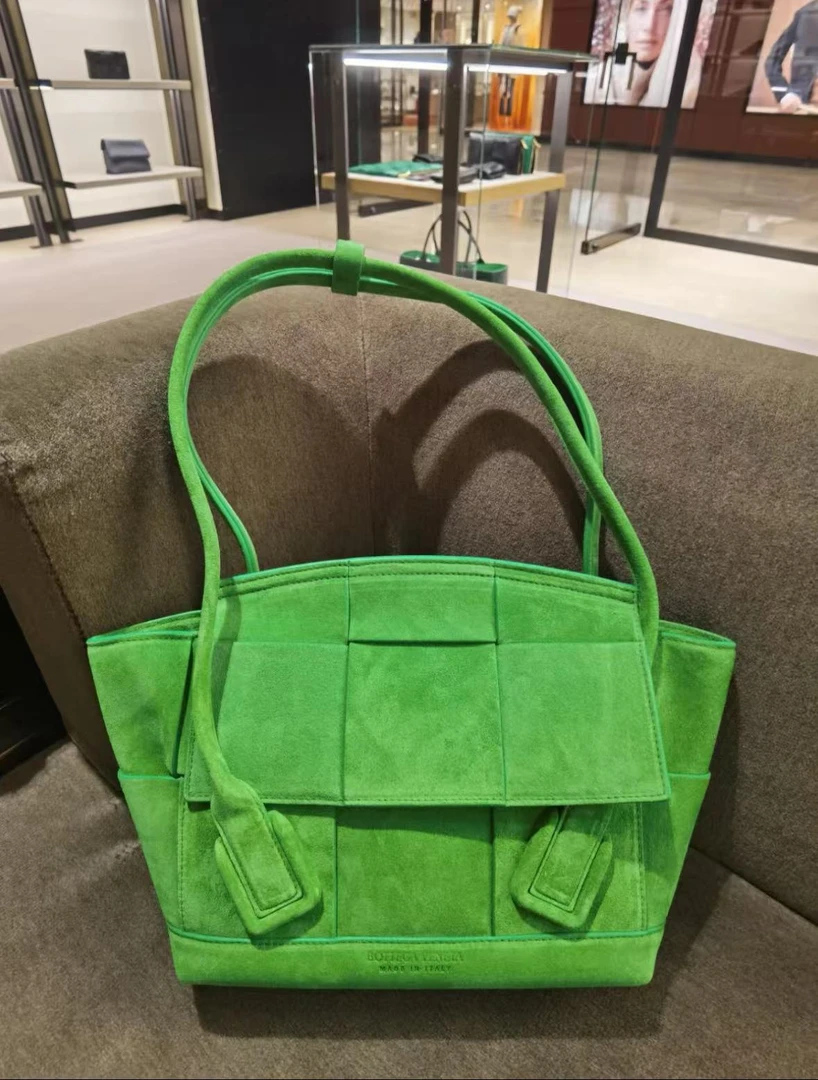 95新 BOTTEGA VENETA/葆蝶家 绿色麂皮 arco 下包 5370769