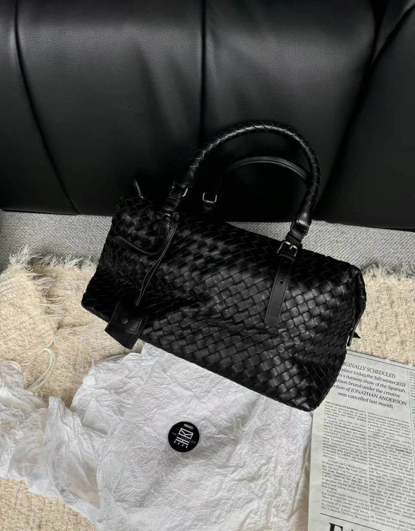 95新 BOTTEGA VENETA/葆蝶家 bv 黑色编织波士顿保龄球包 9277284