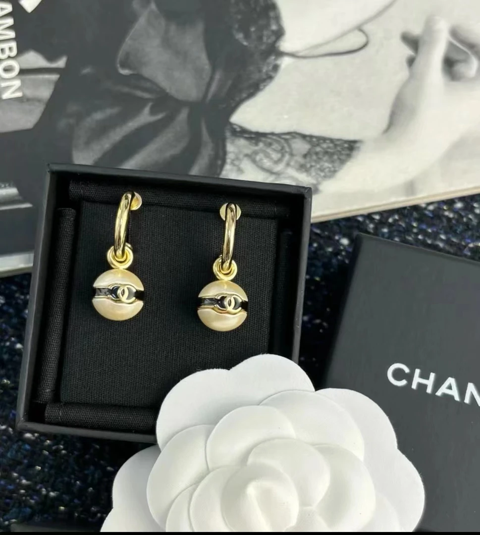 99新 Chanel/香奈儿 24s 鸳鸯珍珠耳钉 10473090