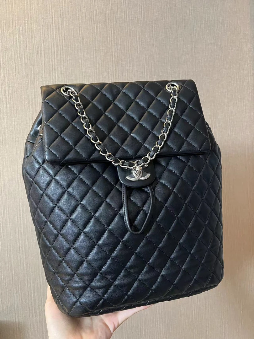 95新 Chanel/香奈儿 展会漏价！！黑银萨尔斯堡双肩包