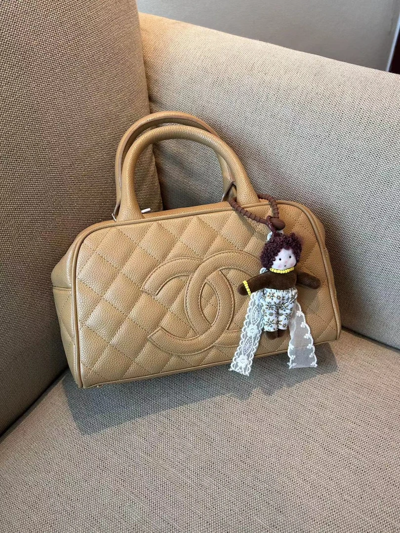 95新 Chanel/香奈儿 展会漏价！ 奶茶色鱼子酱保龄球包