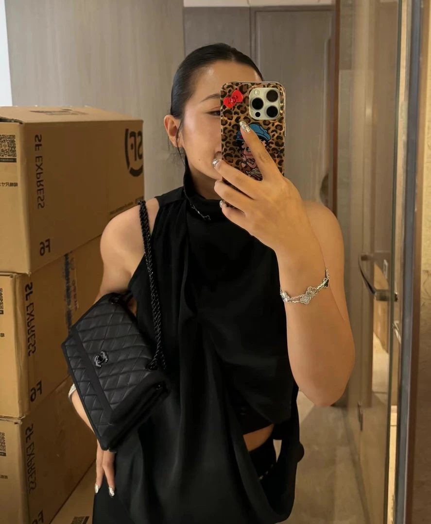 95新 Chanel/香奈儿 黑色so black风琴cf包 24b复刻了同款