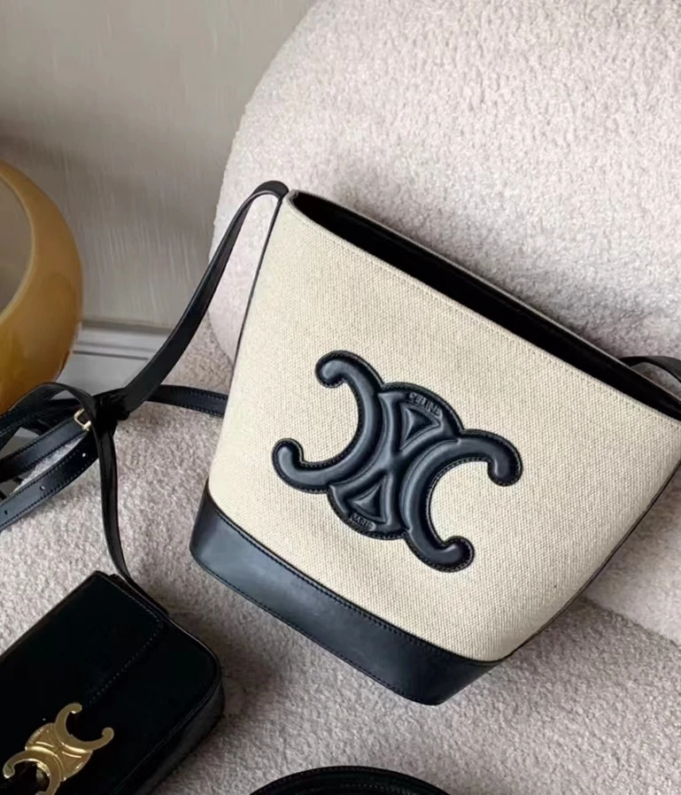95新 Celine/思琳 凯旋门帆布水桶包 18cm 7757122