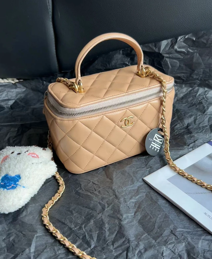 95新 Chanel/香奈儿 奶茶色手柄长盒子 17cm 9012465