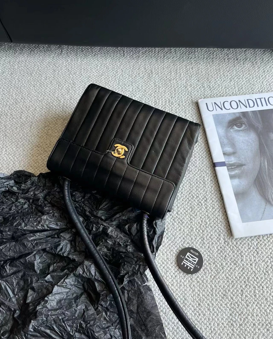 95新 Chanel/香奈儿 Chanel 黑金竖纹盒子  20cm 8979566