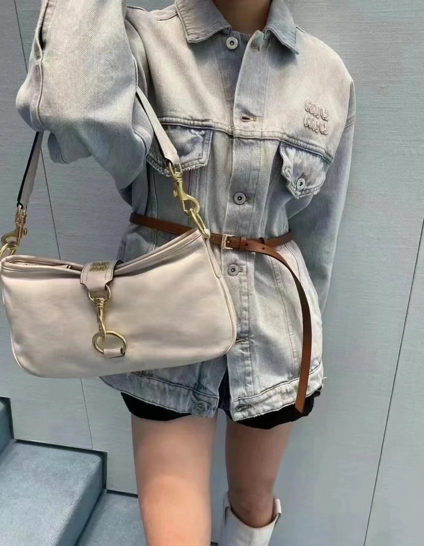 95新  黑黑中古/miumiu 白金擦色hobo包 33cm 7616696