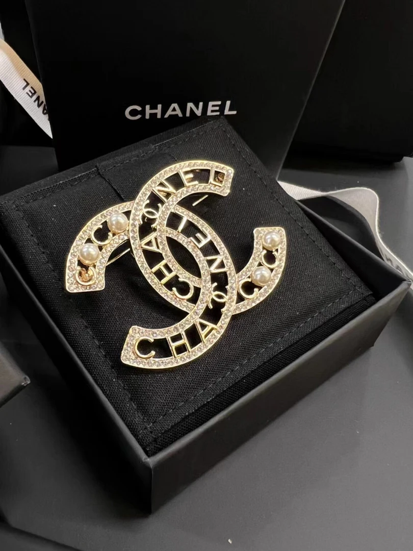 99新 Chanel/香奈儿 展会漏价!!字母双C胸针