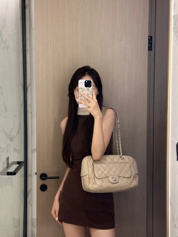 95新 Chanel/香奈儿 展会漏价！！奶茶色鱼子酱保龄球包