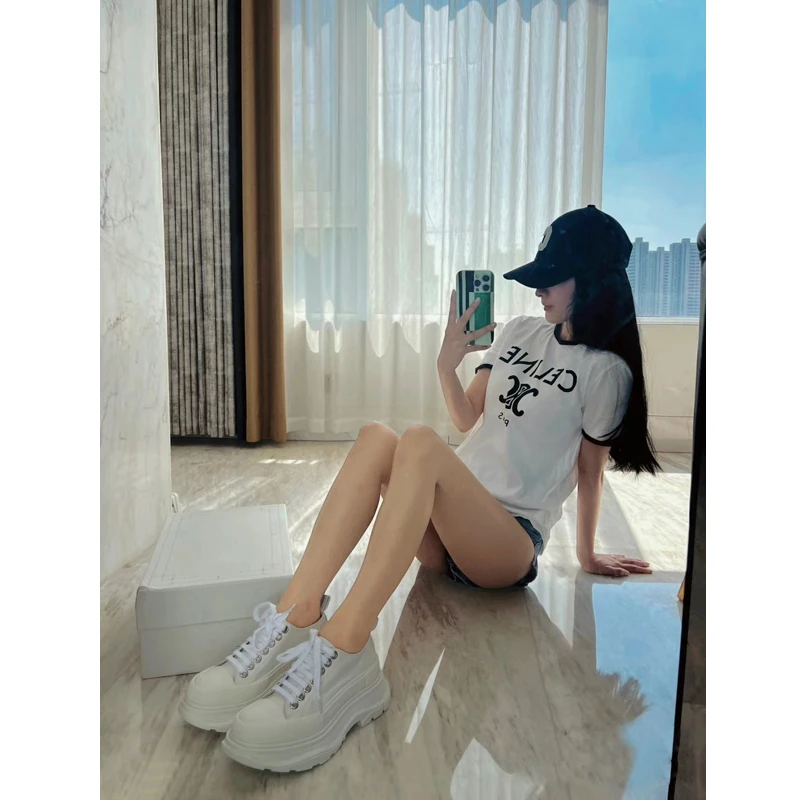 (小胖丁)顶顶!驴驴家百搭阔腿裤休闲街舞时尚黑色宽松炸街小白鞋！