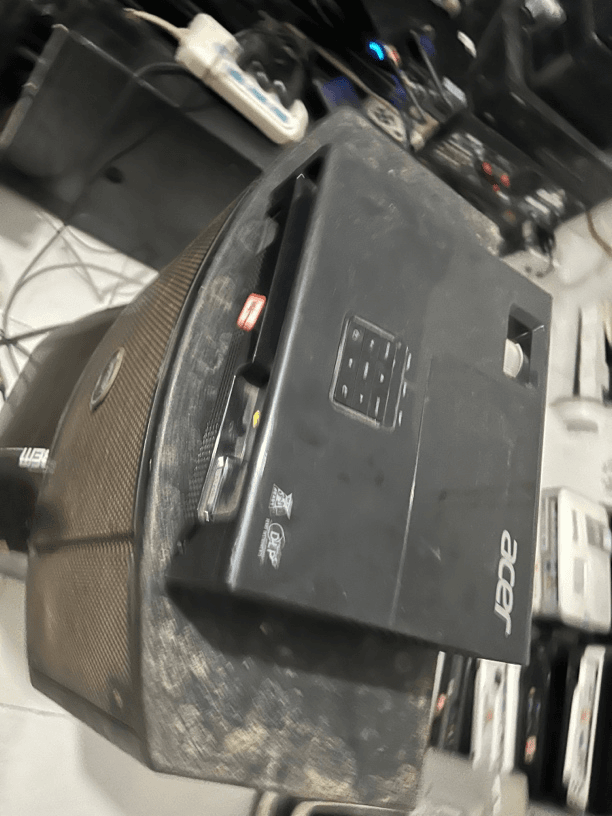 9新  二手 不包邮 宏基投影仪 成色如图