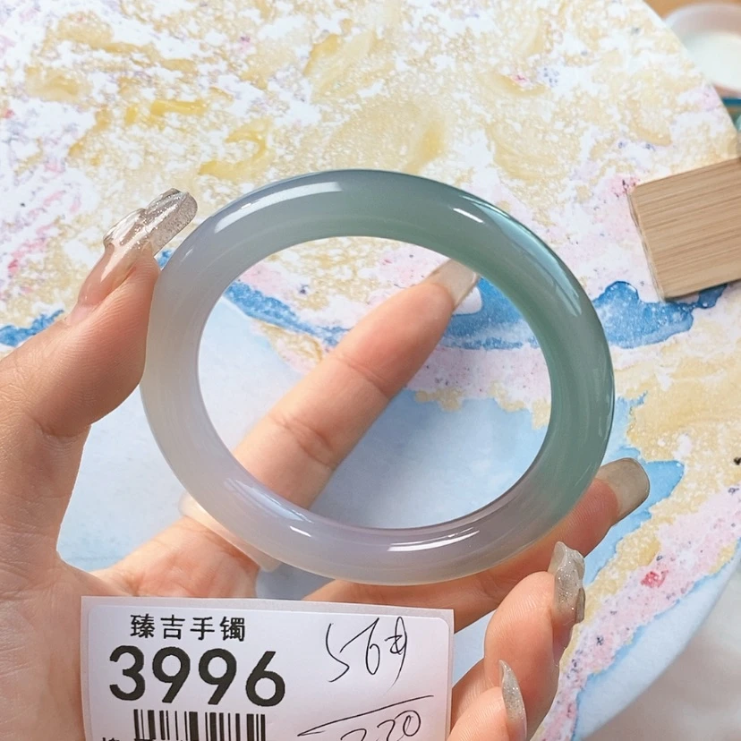 【闪购商品】石英质玉手镯未镶嵌3996