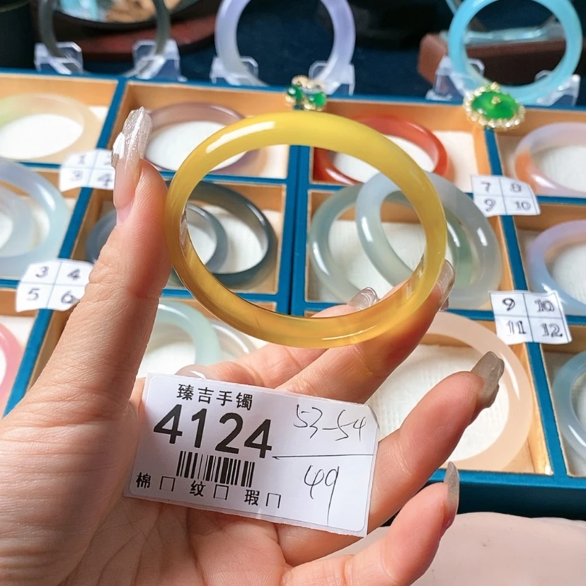 【闪购商品】石英质玉手镯未镶嵌4124