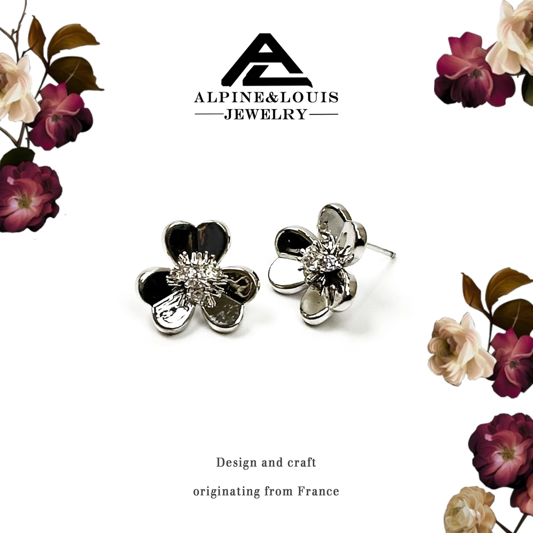 百搭气质三叶草时尚流行ins风耳钉（银色蝴蝶）YE-3398