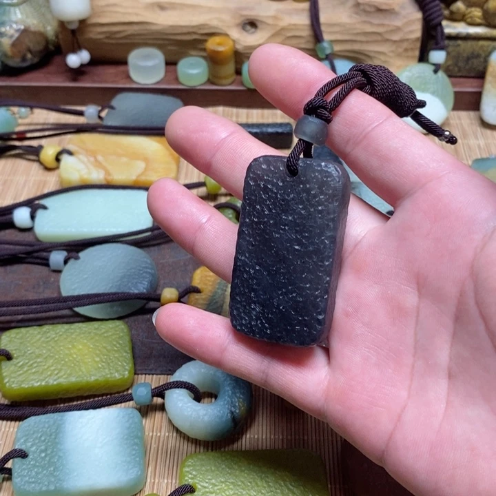 蛇纹石玉挂件未镶嵌ᶻ****ᶜ