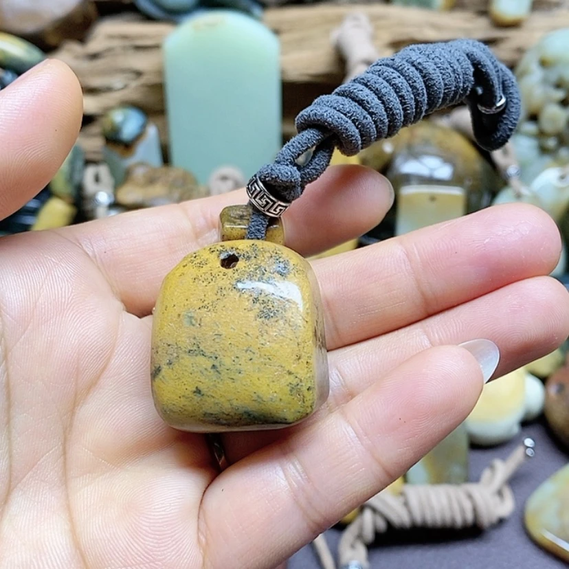 【闪购商品】岫岩河磨玉（透闪石质玉）挂件未镶嵌允*
