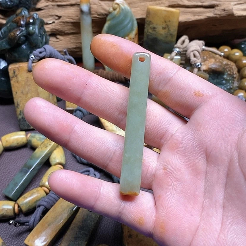 【闪购商品】透闪石质玉挂件未镶嵌东*