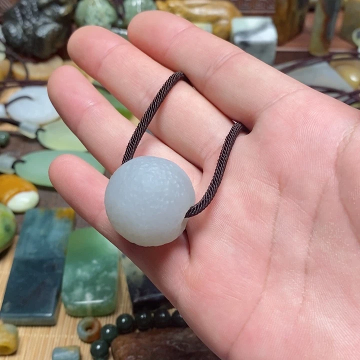 蛇纹石玉挂件未镶嵌蒂****尔