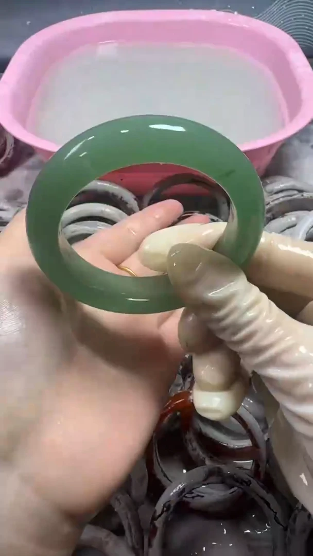 【闪购商品】石英质玉手镯未镶嵌16