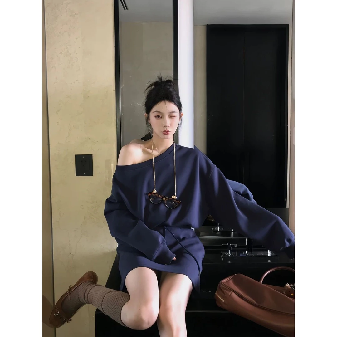 citywalk慵懒新款天菜美式斜肩卫衣半身短裙两件套装-2480