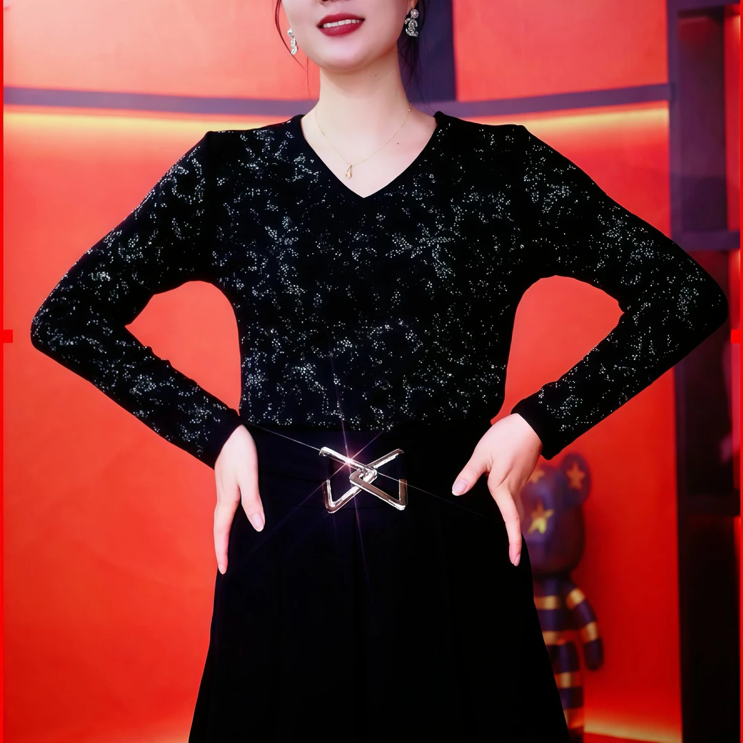 【富贵花】V领秋冬新款时尚镶钻气质洋气长袖遮肉显瘦打底衫针织衫