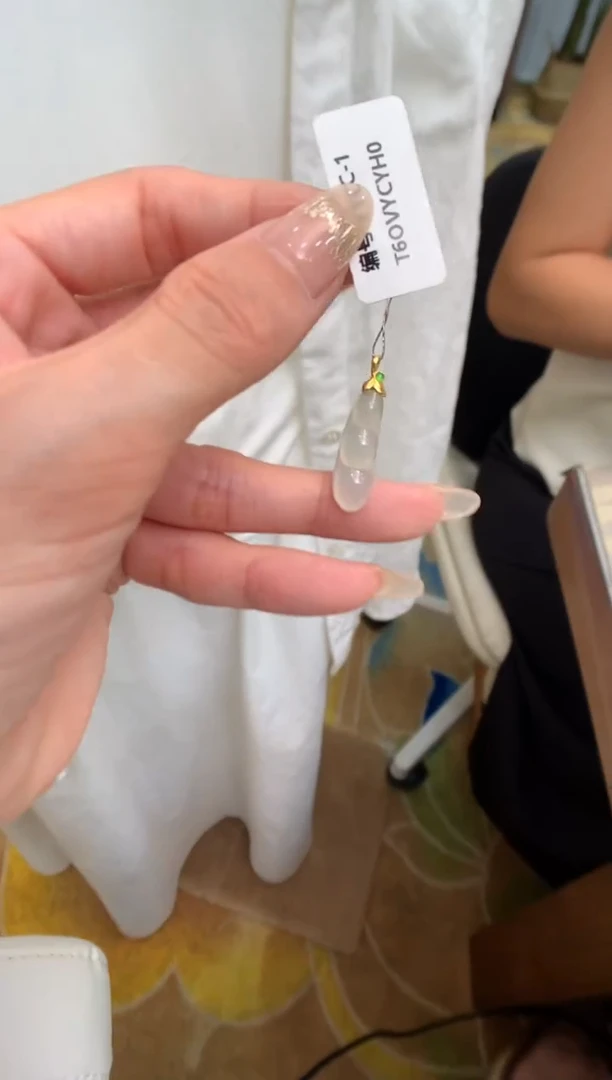 【闪购商品】翡翠颈饰18K金镶嵌中国好珍宝福豆