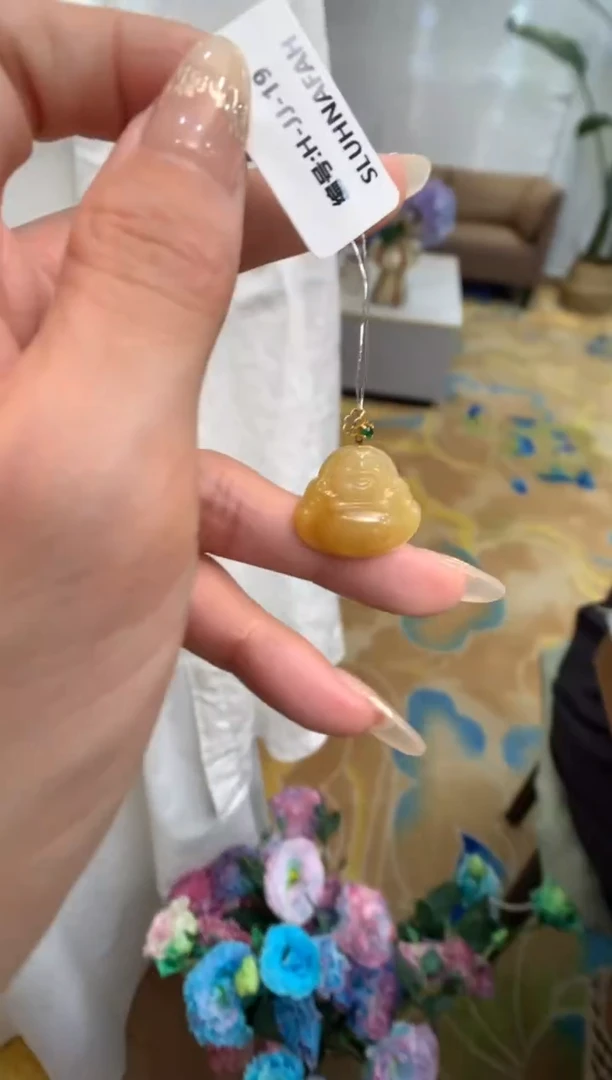 【闪购商品】翡翠颈饰18K金镶嵌福豆