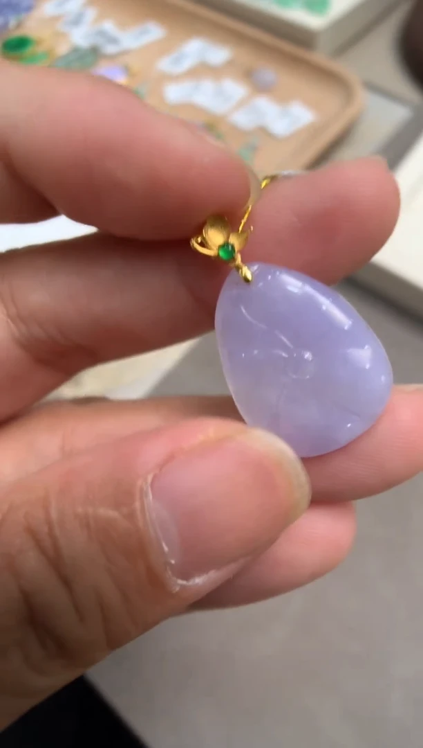 【闪购商品】翡翠颈饰18K金镶嵌荷叶