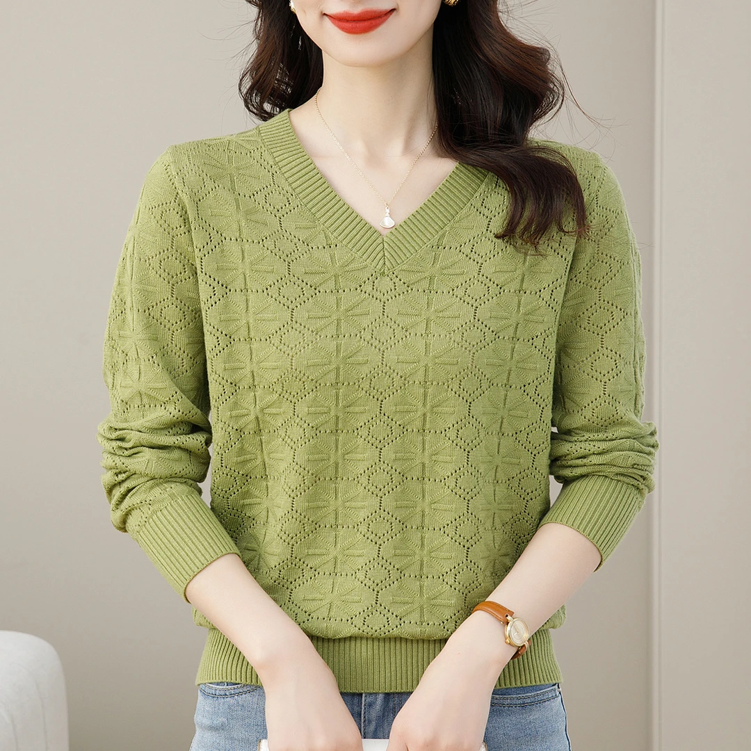 2025爆款时尚镂空V领套头女宽松显瘦洋气百搭上衣春秋薄款针织衫
