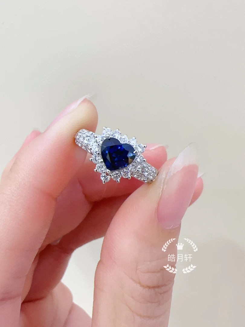 PT900材质爱心皇家蓝蓝宝石戒指 主石1.236克拉 钻石79分