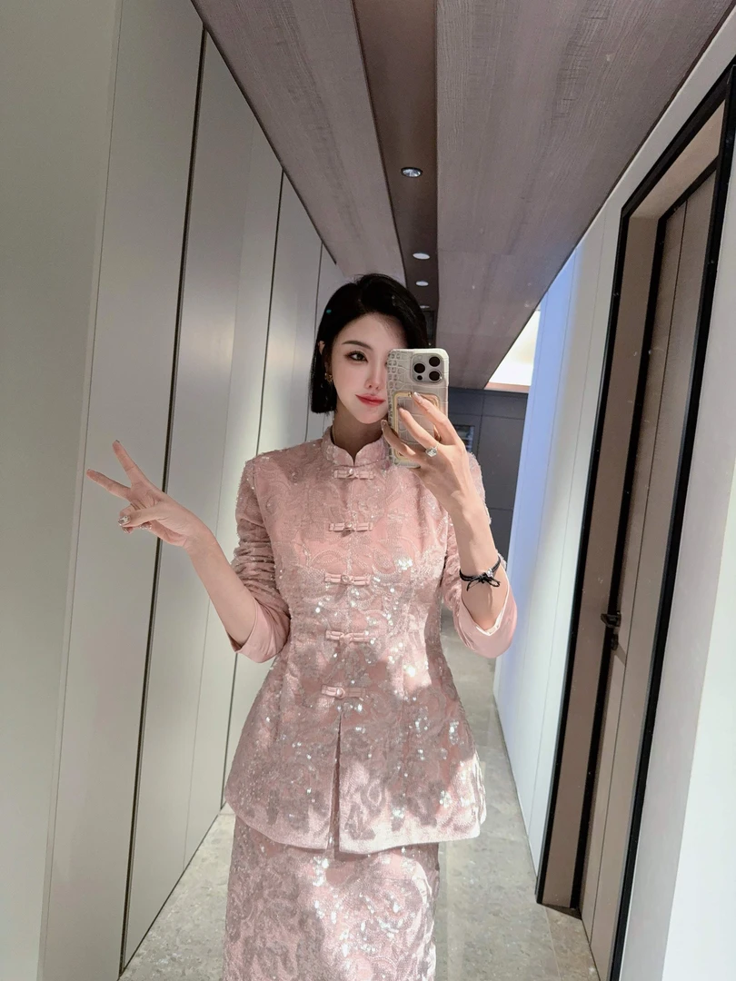 DOUWU【樱花盛开】粉色满身亮片盘扣外套半裙套装TZ11659