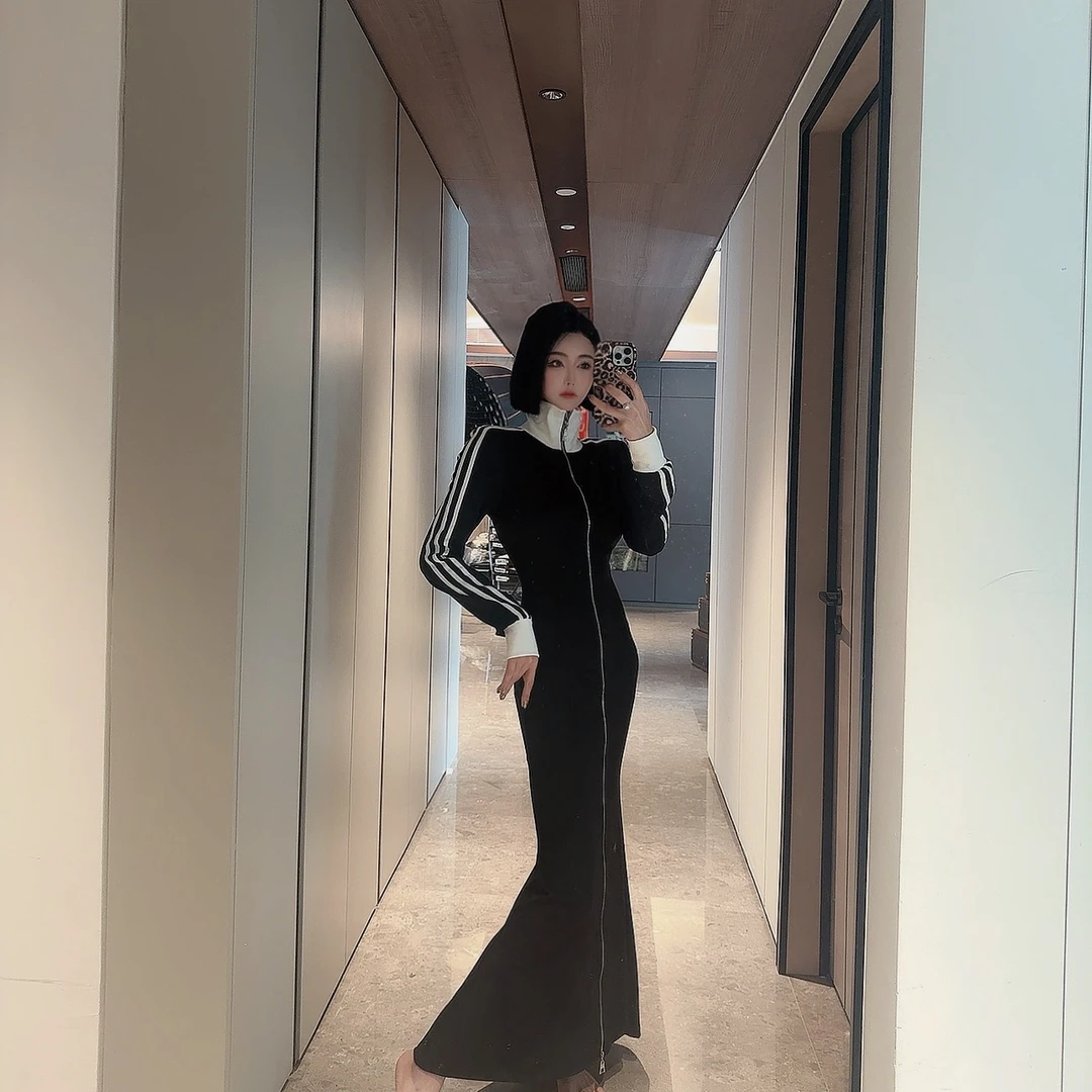 DOUWU【超燃雪妹】黑色白条纹白高领白袖拉链连衣裙LYQ12645