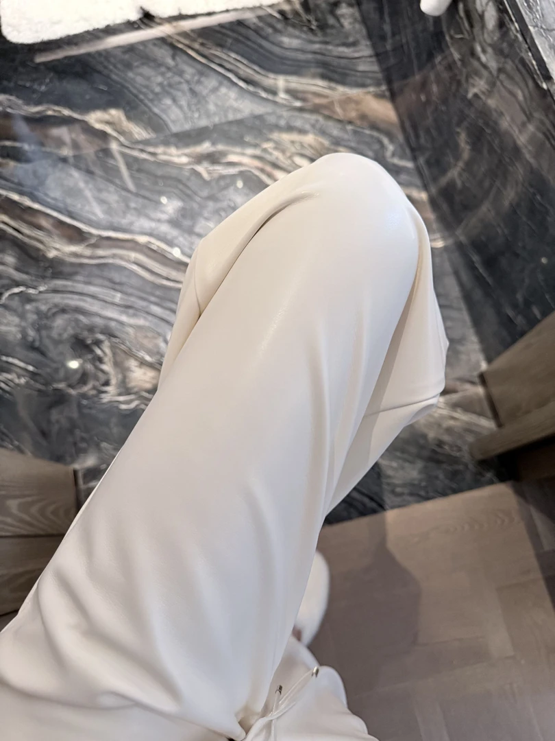 DOUWU【雪人公主】白黑两色净版亮面抽绳阔腿长裤KZ13077