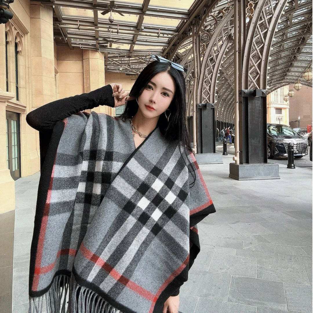 DOUWU【格林人生】灰咖两色满身格纹披肩PJ12852