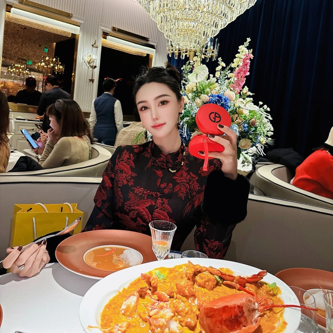 DOUWU【喜上眉梢】国风盘扣花朵毛毛袖盘扣红色短款外套WT11596气质