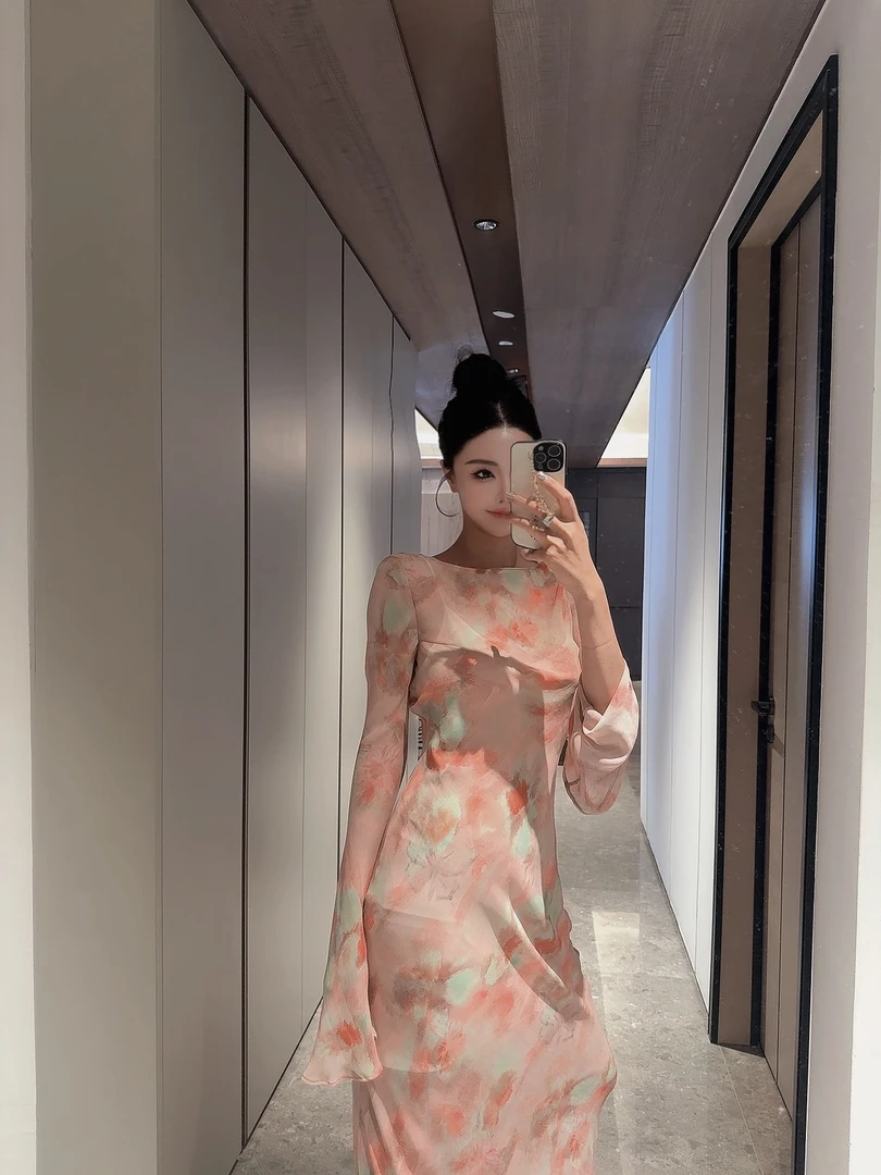 SNLNIEDOUWU【十里桃花】粉绿两色一字肩喇叭袖满身印花连衣裙12208