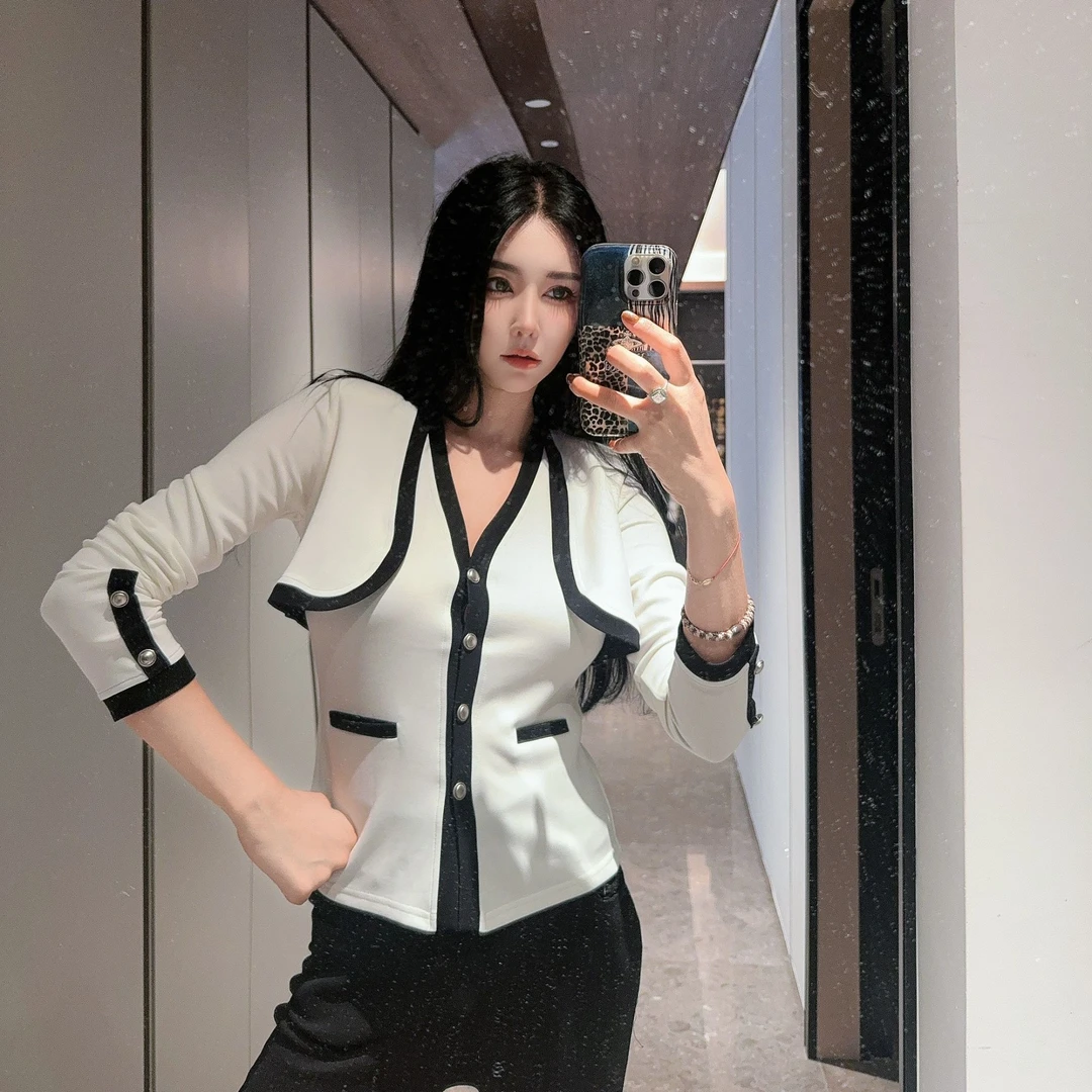 DOUWU【BB小公主】黑白两色黑边银扣马甲披肩外套两件套TZ12848