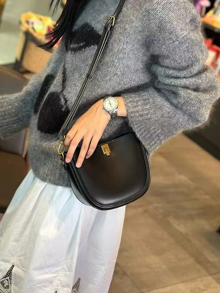 2025新款时尚轻奢简约斜挎包小众风马鞍包休闲洋气小众单小包7120