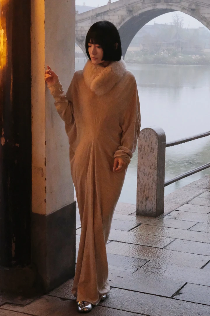 四時合序 中式v领羊毛针织连衣裙设计感收腰显瘦拼接造型