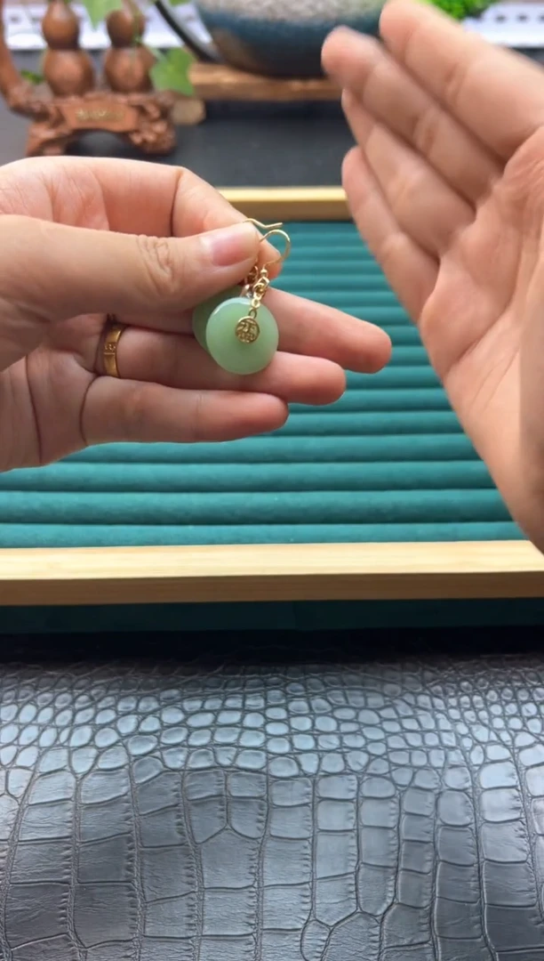 【闪购商品】和田玉耳饰14K金镶嵌E205