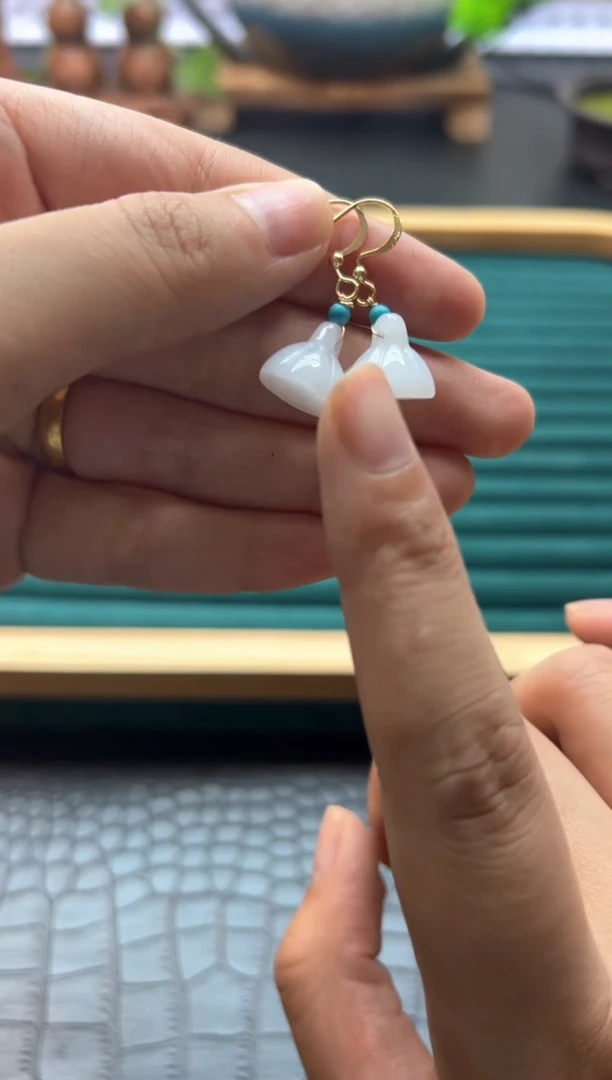 【闪购商品】和田玉耳饰14K金镶嵌E179