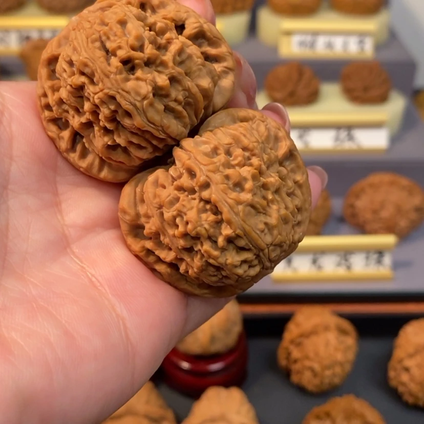 【闪购商品】文玩核桃吊坠南疆石