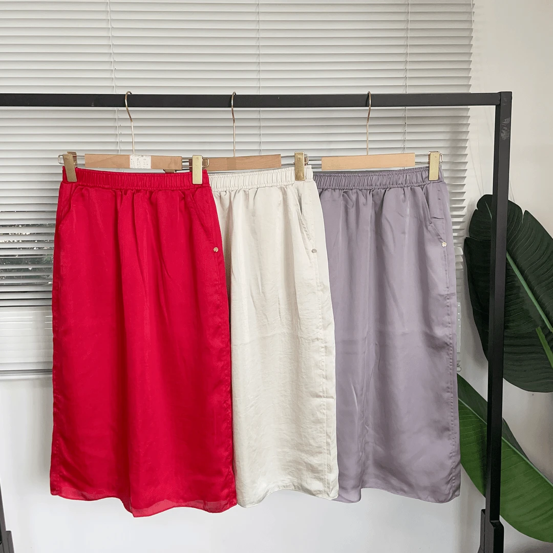 L234 缎面感小标牌休闲高腰三色半身裙